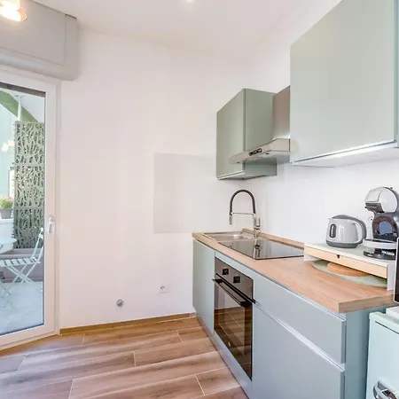 Comfort & Design Minutes Away From The Centre Daire